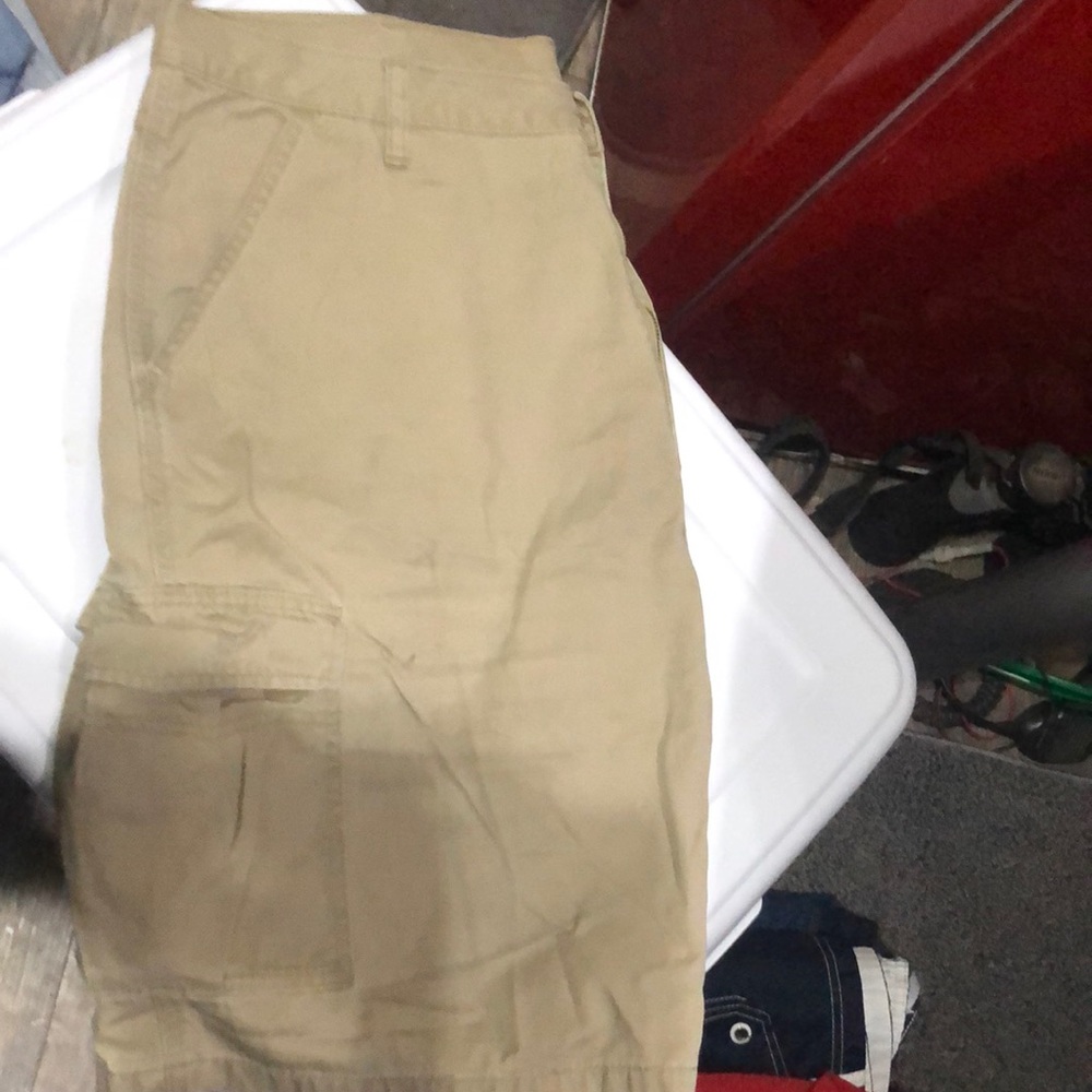 Wrangler men’s Khaki Cargo shorts‎ 38” W
